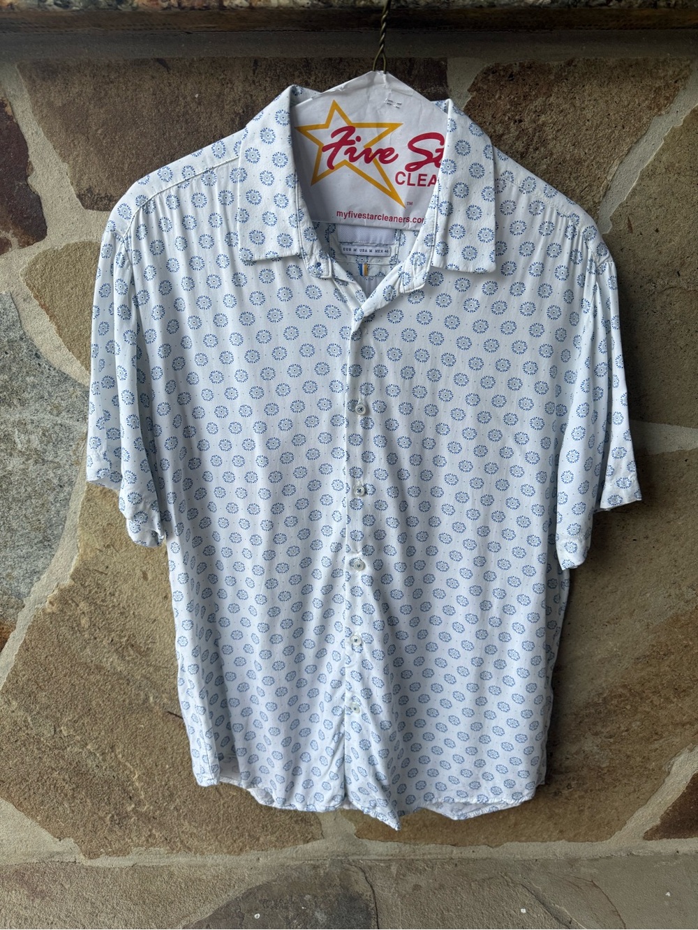 Denim & Flower Short-Sleeve White Button-Down with Blue Print